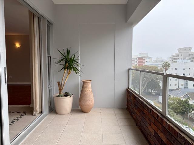 To Let 4 Bedroom Property for Rent in Sea Point Western Cape